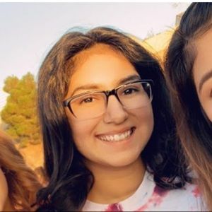 Meet your Posher, Crystal